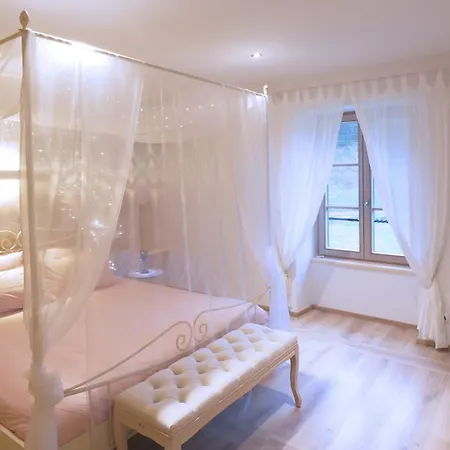 Bed & Breakfast Domaine Et D'hotes Des Fees