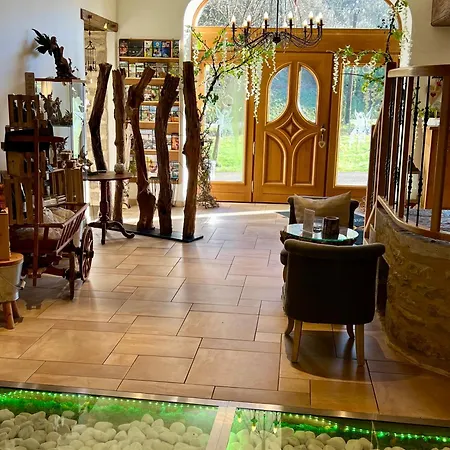Domaine Et D'hotes Des Fees Bed & Breakfast