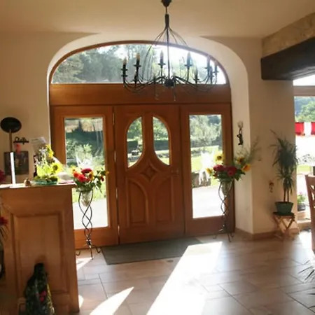 Bed & Breakfast Domaine Et D'hotes Des Fees *
